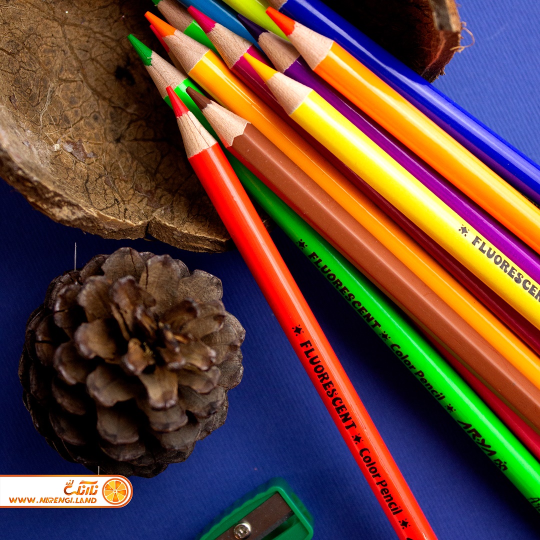 مداد رنگی شبرنگ